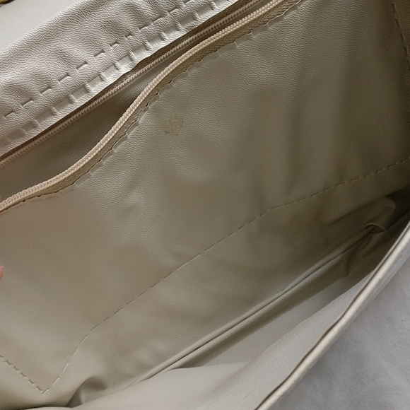 Vintage shoulder purse scallop detail - Picture 8 of 12